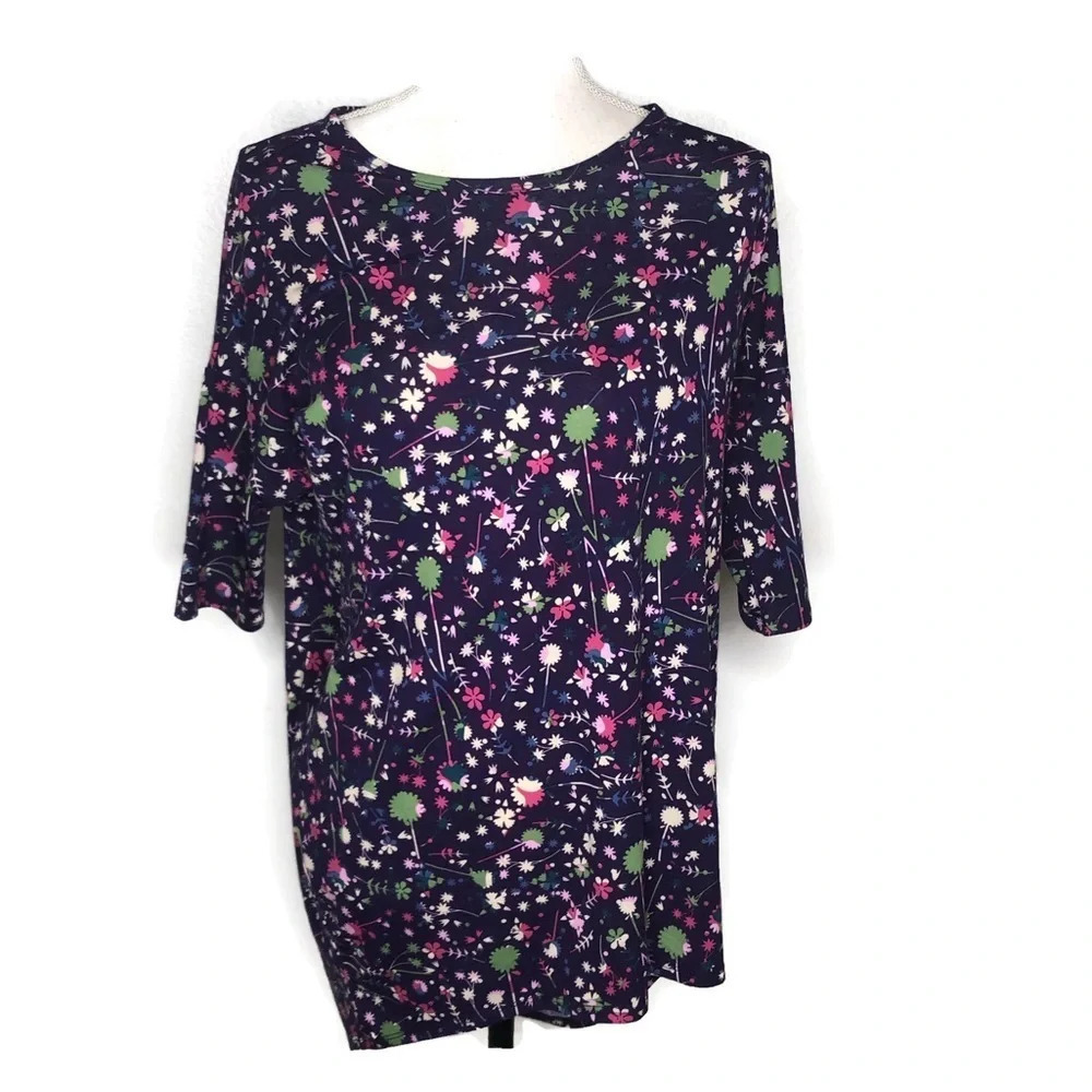 LuLaRoe top.  Size on tag XS fits size Large.